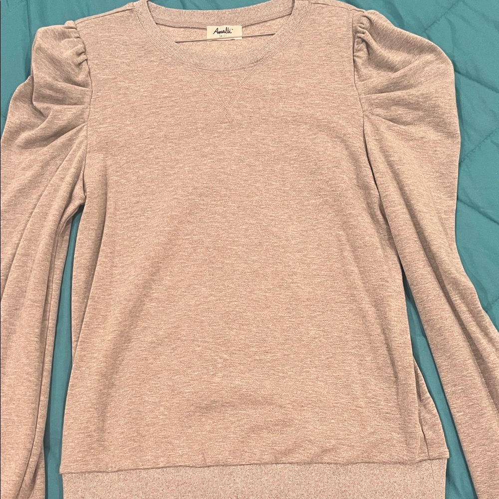 Tall ladies….Gray puff sleeve sweatshirt